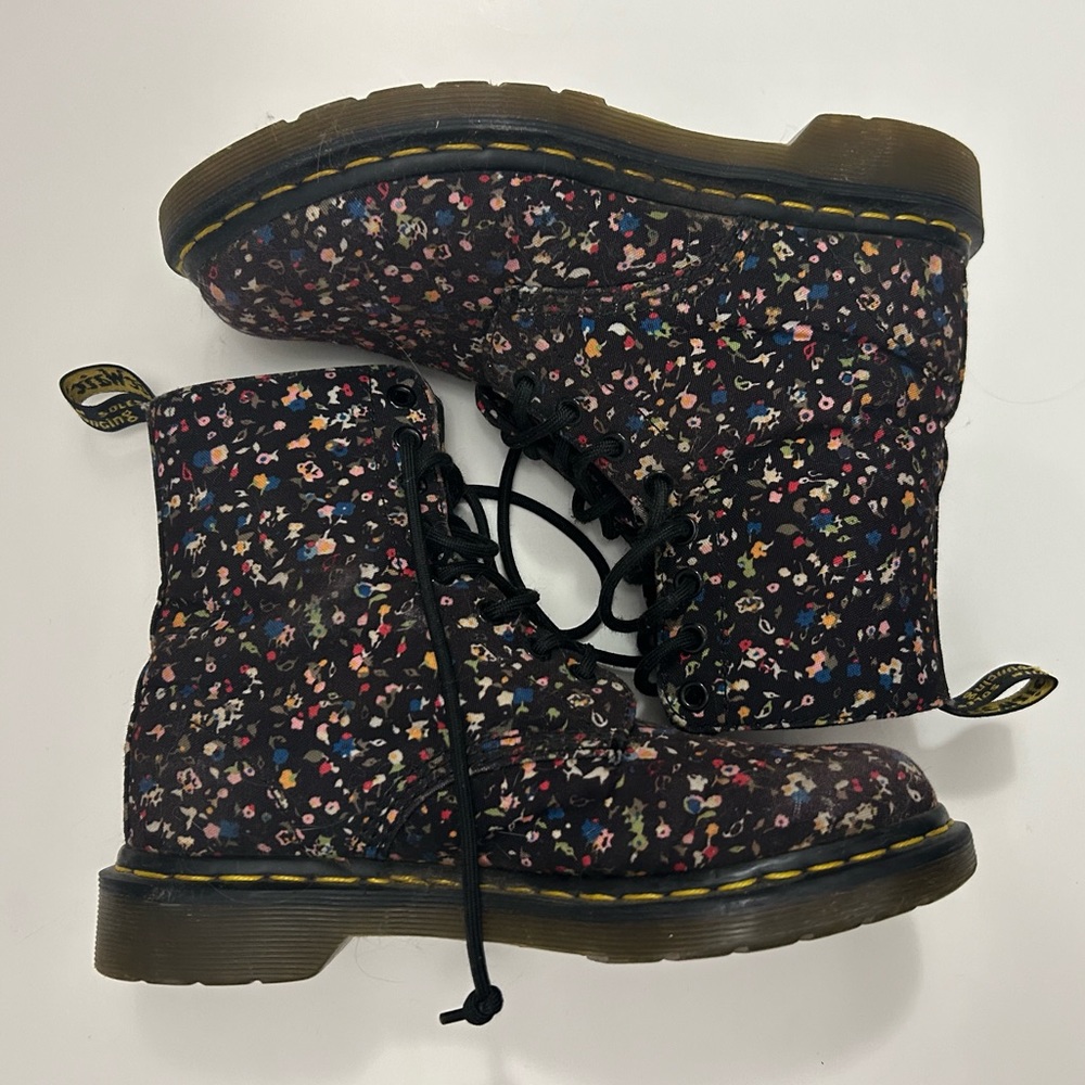 deadstock flower print doc martens (us women’s size 7)